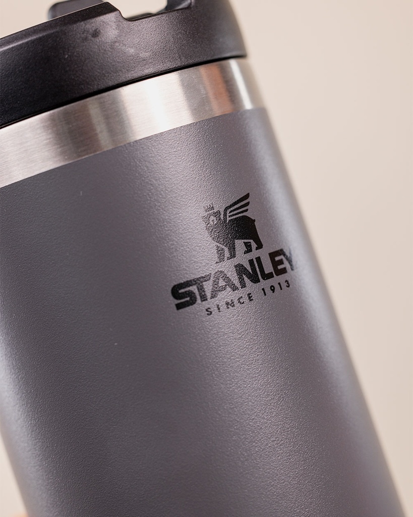 Flip Straw 0.89L Tumbler Stanley