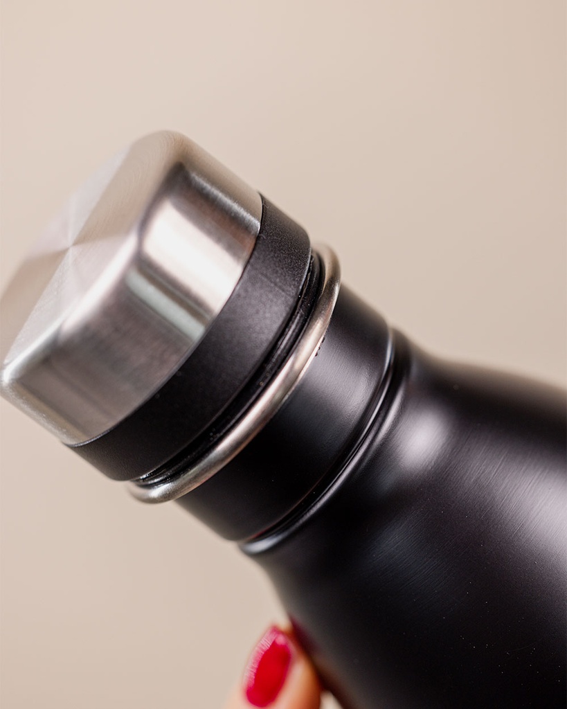 Silver Cap Bottle · 500 ml