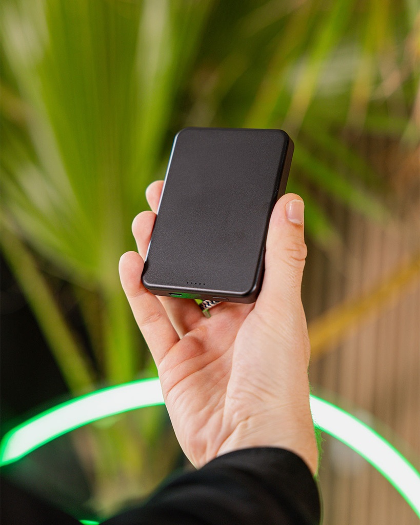 Magnetic 3000mAh Wireless Powerbank