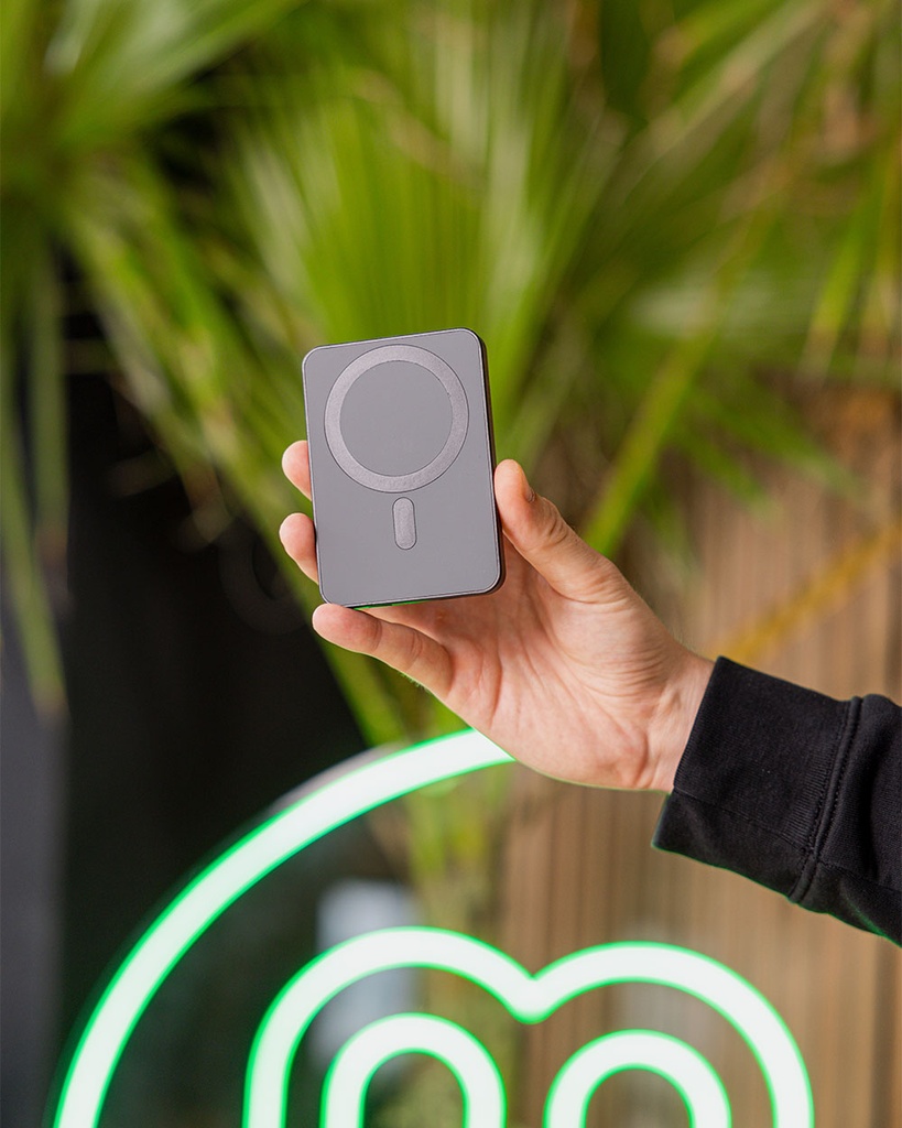 Magnetic 3000mAh Wireless Powerbank