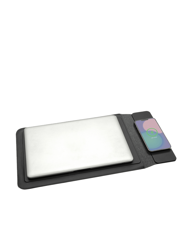 Magnetic Charging Laptop