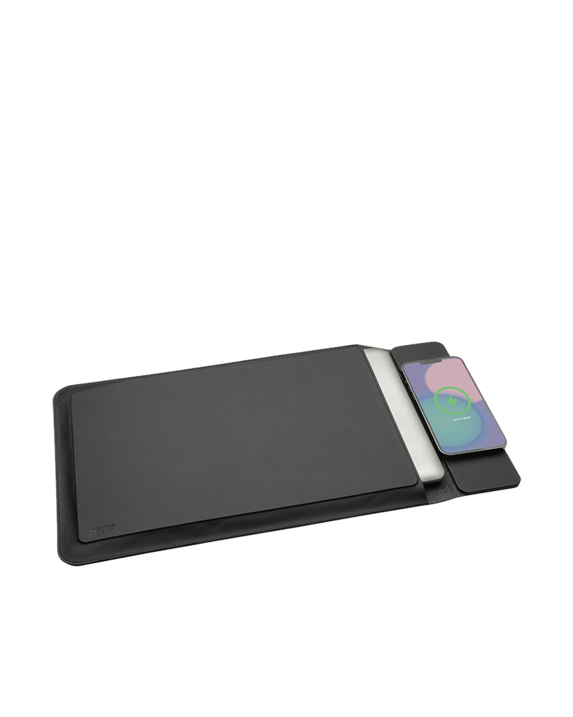 Magnetic Charging Laptop