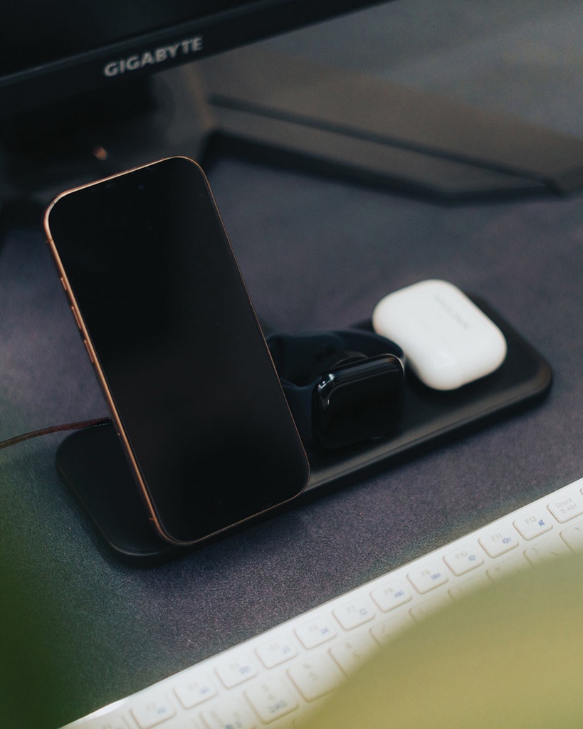 Urban Vitamin 3-in-1 Magnetic Charger
