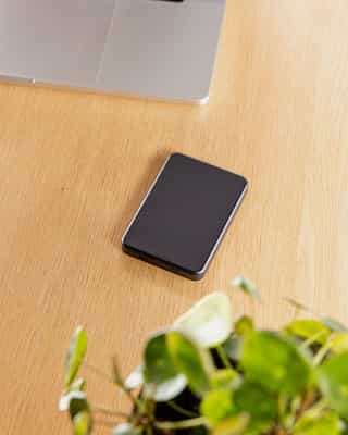 Magnetic 5000 mAh Wireless Powerbank
